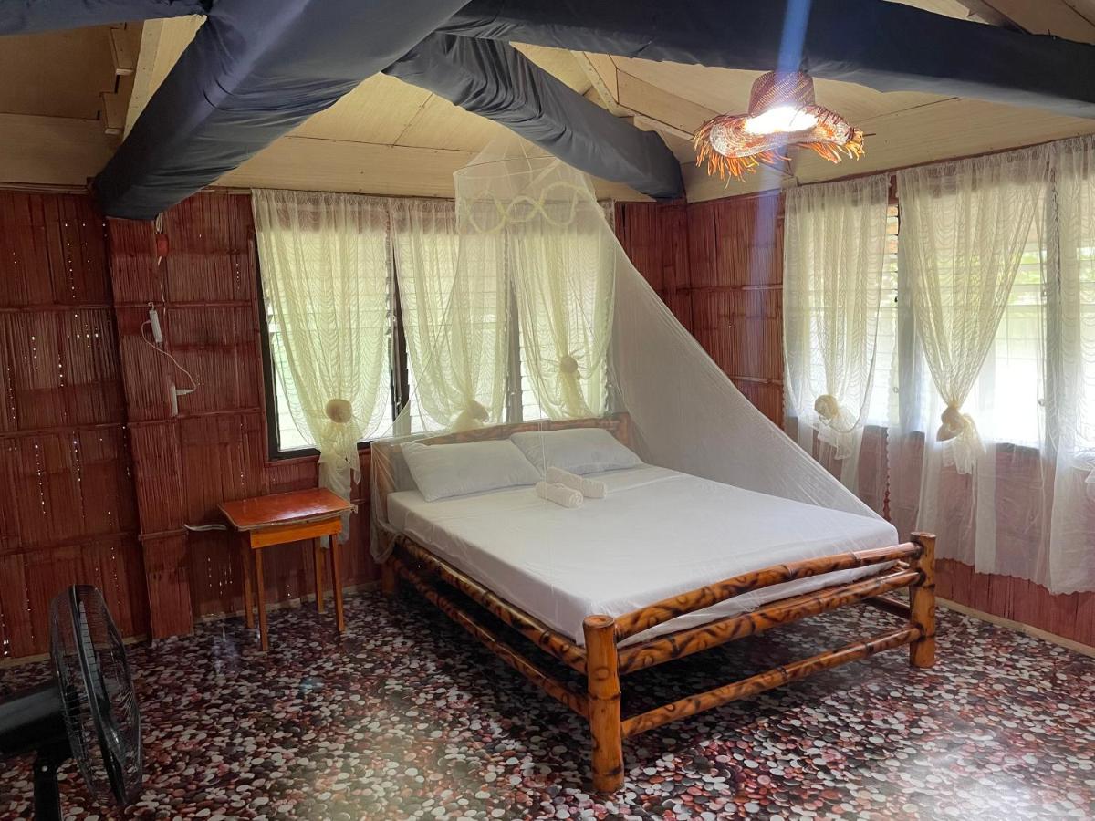 مبيت وإفطار مامباجاو Borbon'S Treehouse By The Sea المظهر الخارجي الصورة