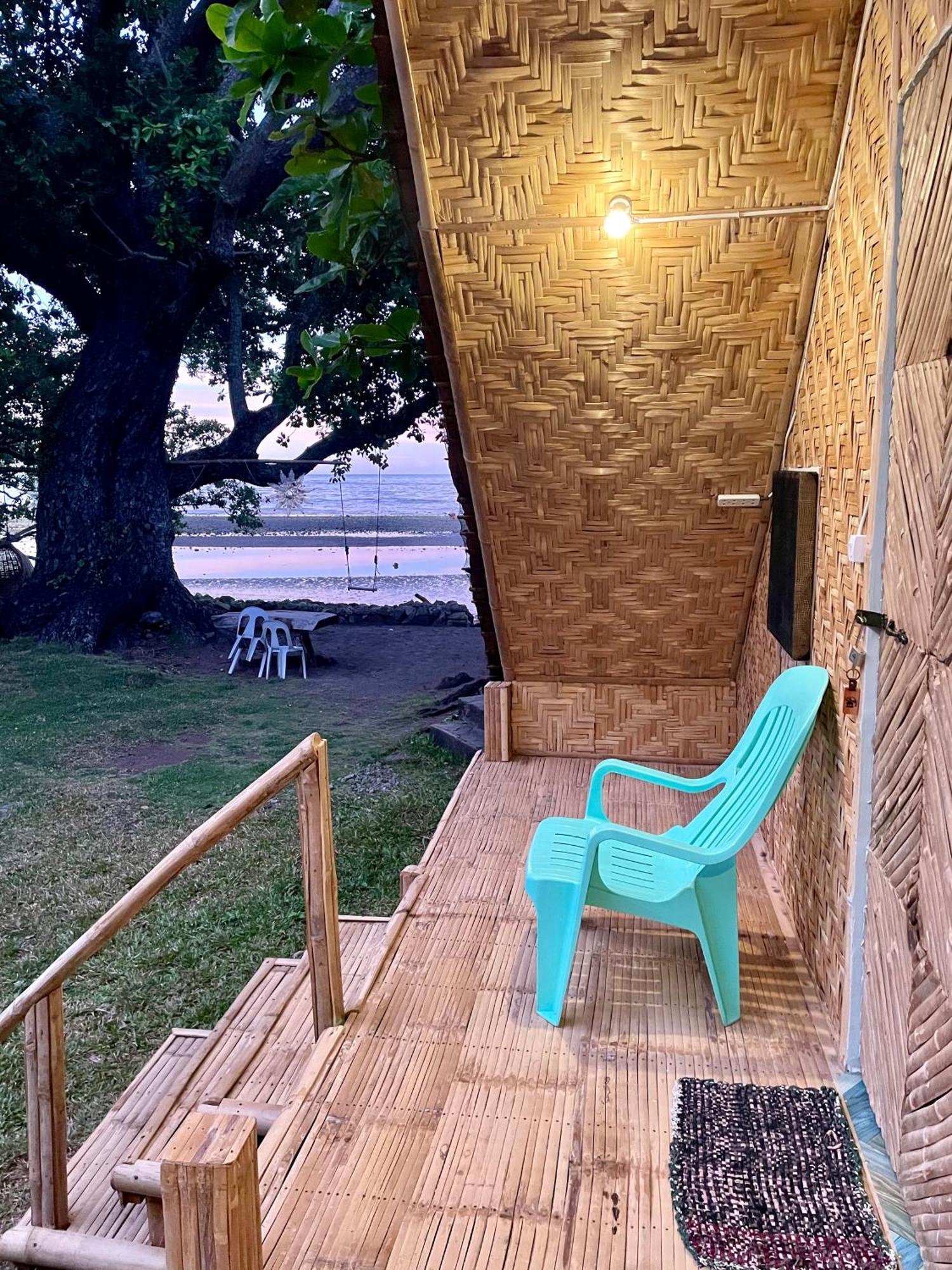 مبيت وإفطار مامباجاو Borbon'S Treehouse By The Sea المظهر الخارجي الصورة
